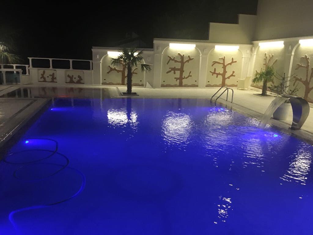 Pishina e Hotel Koral, Vlorë