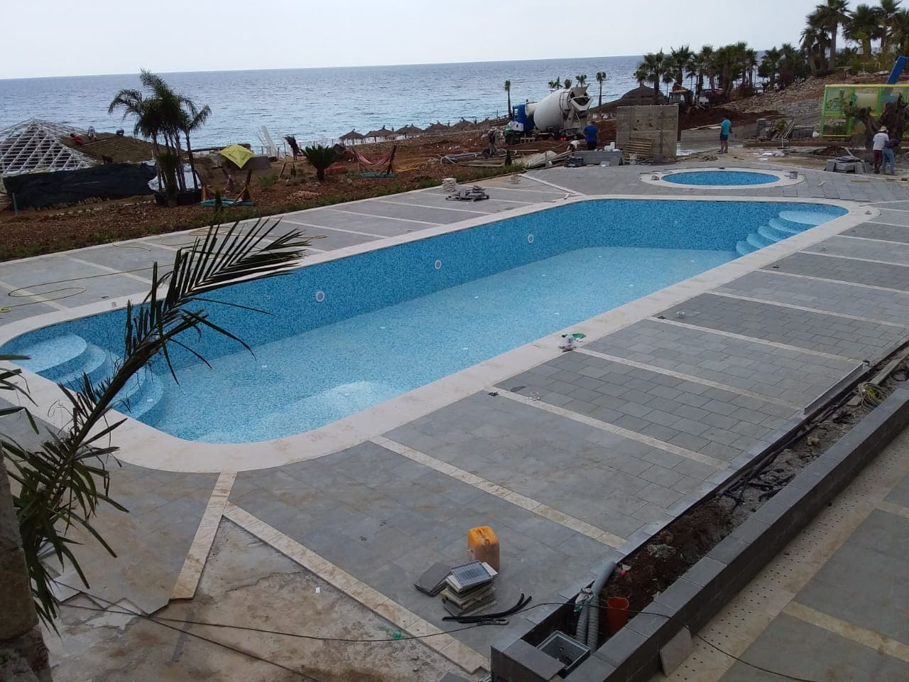 Pishina e Hotel Ostro, Dhërmi